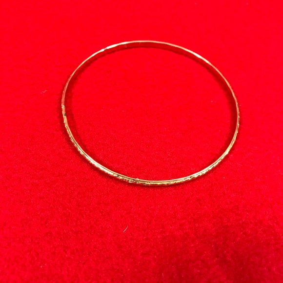 Jewelry - 9" Embossed Gold Tone Bracelet 2R1-87